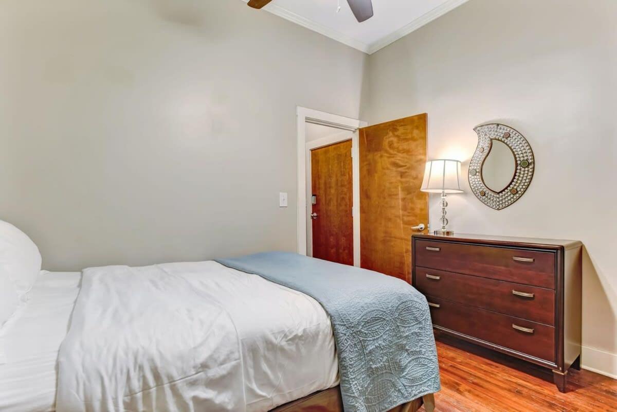 E Bay St Loft By City Market And River Street Savannah Zewnętrze zdjęcie