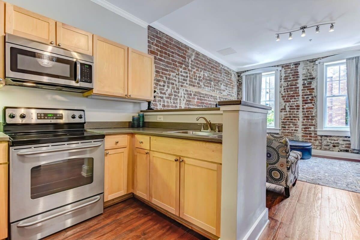 E Bay St Loft By City Market And River Street Savannah Zewnętrze zdjęcie